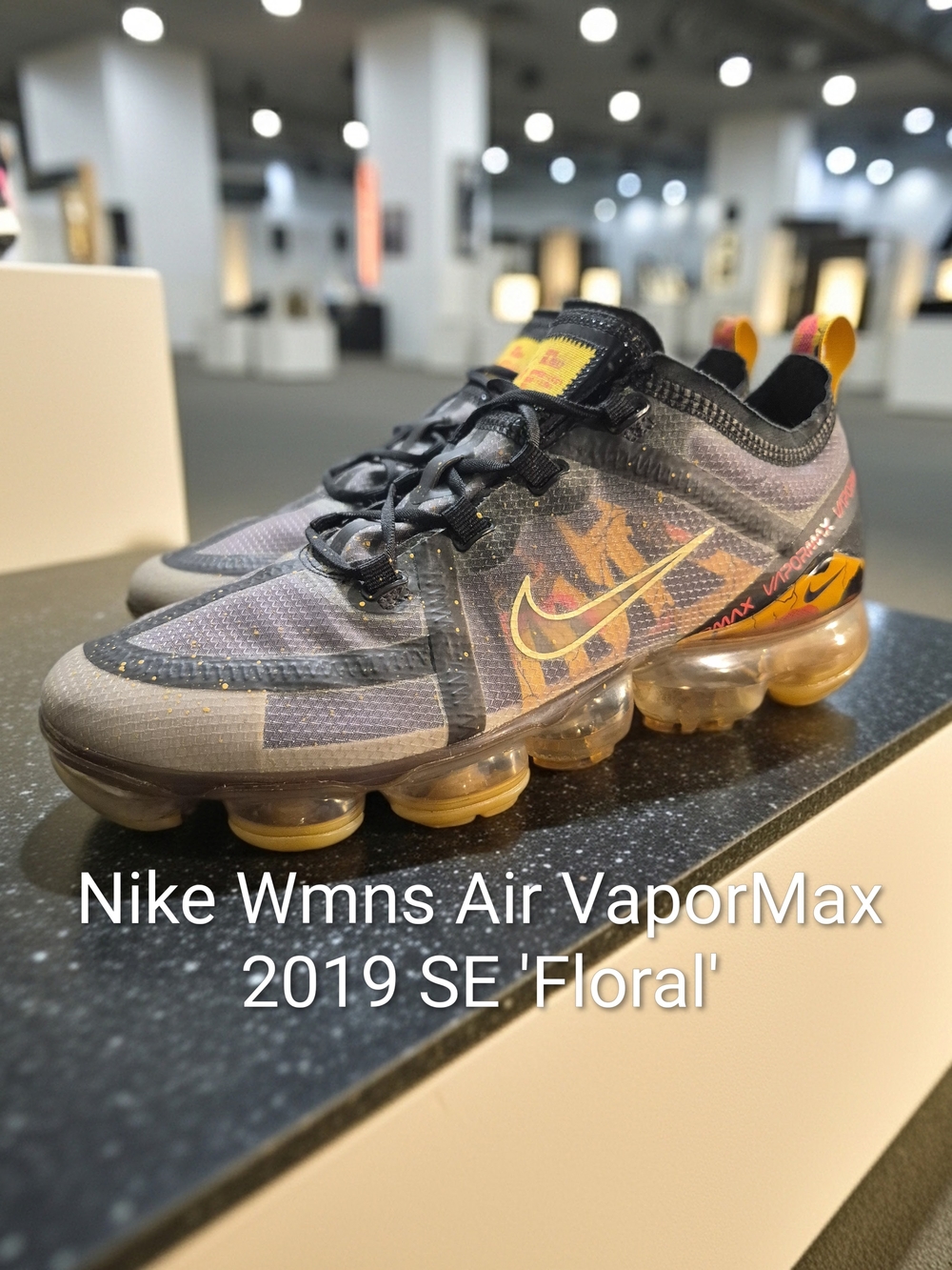 Nike Wmns Air VaporMax 2019 SE 'Floral' Womens 8.5 EUC
